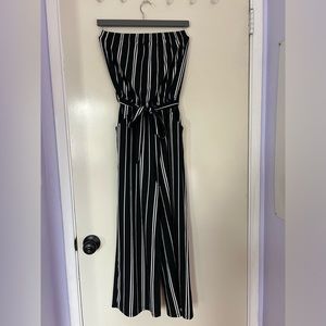 Brand mia Rose size medium material 92% polyester 8% spandex